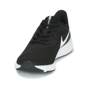 Nike – REVOLUTION 5 Noir / Blanc commentaire favorable 12