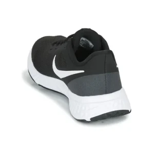 Nike – REVOLUTION 5 Noir / Blanc commentaire favorable 16