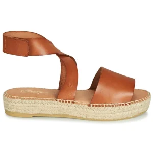 Betty London – EBALUIE Camel exclusivement disponibles 10