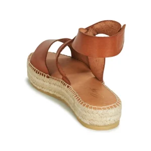 Betty London – EBALUIE Camel exclusivement disponibles 16